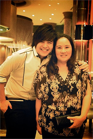 Những ngày cuối cùng, mẹ Wanbi Tuấn Anh chia sẻ, bà biết bệnh tình của con nhưng không làm gì được. Căn bệnh quá ác nghiệt.