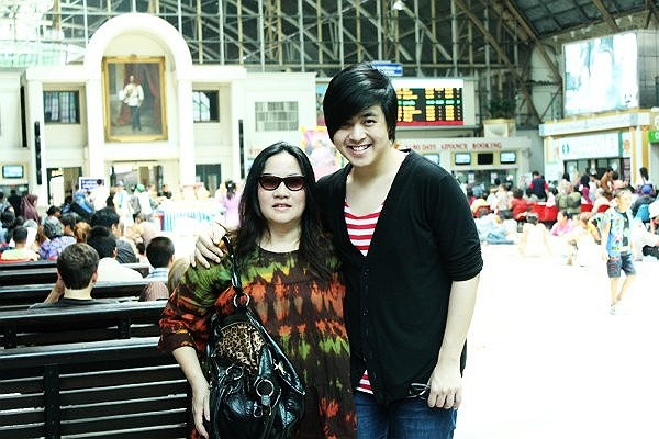 Mẹ luôn là người gần gũi với Wanbi Tuấn Anh, nhất là từ sau sự ra đi đột ngột của ba vào năm 2009.