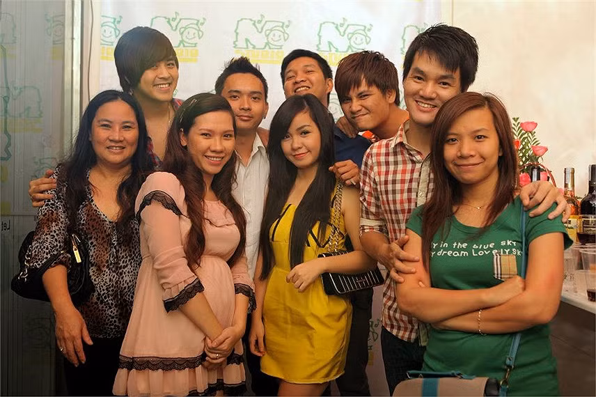 Bà vô cùng xúc động trước những tình cảm của anh chị em nghệ sỹ cũng như các fan dành cho con trai mình.