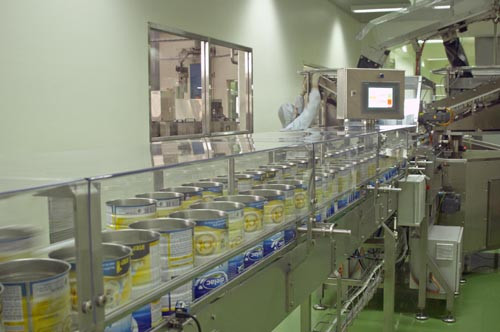 Vinamilk đã tạo bước đột phá mới cho thị trường sữa bột Việt Nam khi đưa vào vận hành Nhà máy Sữa bột Trẻ em Việt Nam với công suất 54.000 tấn/năm, góp phần đáp ứng được nhu cầu về sữa cho hơn 700.000 trẻ em/năm.