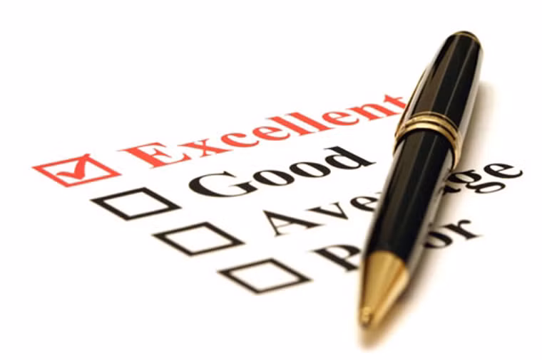 Tự đánh giá lại nỗ lực bỏ thuốc lá. Bỏ thuốc lá là quá trình lâu dài. Vì vậy, bạn nên tự đánh giá nỗ lực của bản thân mình sau những mốc thời gian cố định như 1 ngày, 1 tuần, 1 tháng… Nếu sự việc tiến triển tốt đẹp, nên dành cho mình một món quà tinh thần nhỏ như đĩa CD yêu thích, ăn tối vui vẻ bên người thân.