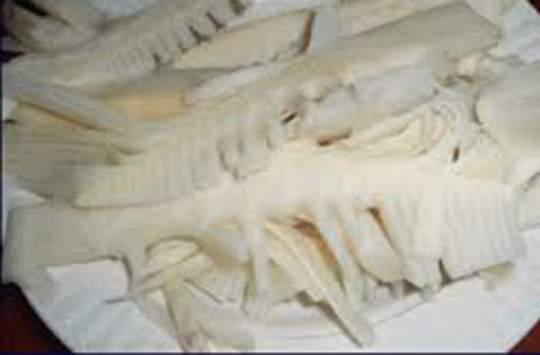 Măng đắng ngàn me. Măng đắng Đồng Hỷ được đánh giá ngon hơn cả nhờ vị đắng xen với ngọt nhẹ. Không giống các loại măng khác, măng đắng ngàn me chỉ nhỏ cỡ bằng ngón tay người lớn.