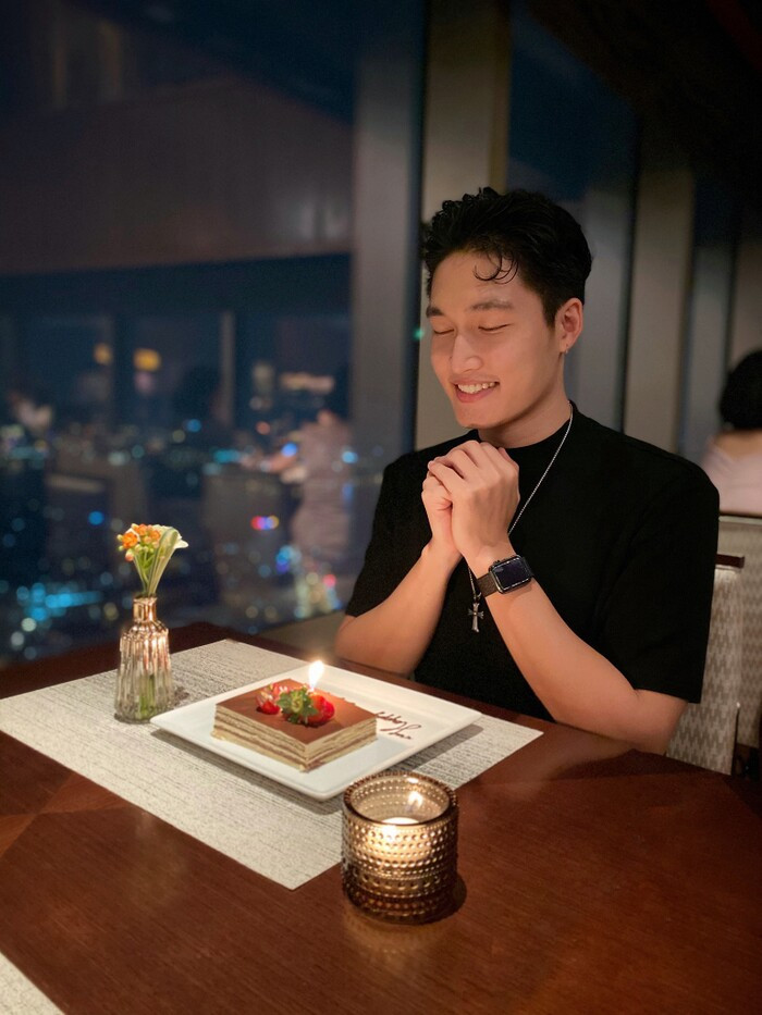 Diện mạo "nam thần" của Đình Tú thông qua ảnh chụp lén - Hình 9 Dien mao