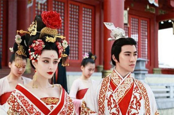 Yeu han tinh thu giua Vo Tac Thien va 4 hoang de trieu Duong-Hinh-3