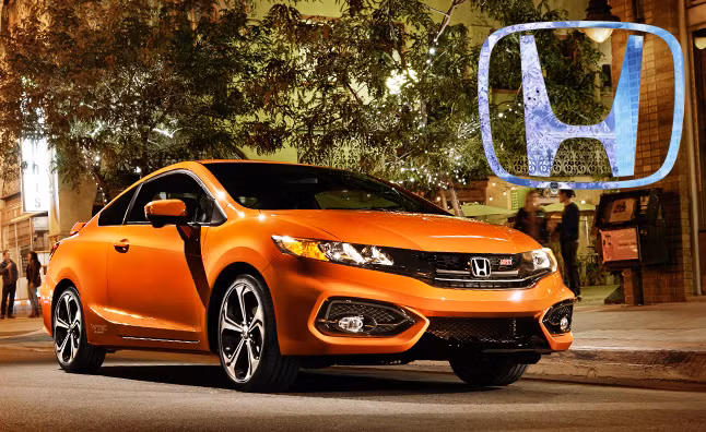 Honda Civic Si Coupe là mẫu xe nhỏ nhắn trong gia đình Honda được trang bị hệ thống VTEC 4-Banger. Xe vận hành trên công suất 205 mã lực, mô-men xoắn 174lb-ft nhờ động cơ khí tự nhiên dung tích 2.4L kết hợp hộp số 6 cấp. Để sở hữu mẫu xe này, bạn chỉ cần bỏ ra số tiền 24.000 USD.