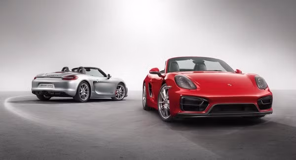 3. Porsche Cayenne GTS sử dụng bản nâng cấp của động cơ V8 4.8L nạp khí tự nhiên ở bản Cayenne S, cho công suất tăng 20 mã lực lên 414 mã lực và đạt tốc độ cực đại 261 km/h.