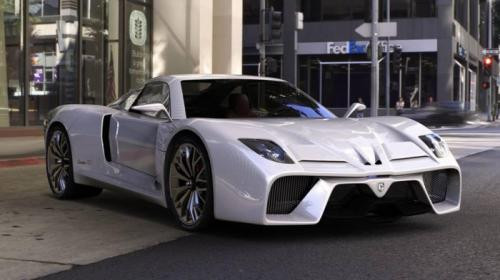 Các thiết kế mới lạ do Giuseppe Ferrazzano đảm nhiệm kết hợp cùng phong cách thiết kế với các chi tiết 3D độc đáo do Angelo Granata thực hiện làm mẫu xe điện này không thể nổi bật hơn.