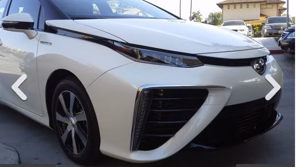 Nếu chỉ muốn thuê xe, khách hàng phải trả 499 USD/tháng (đặt cọc 3.649 USD khi ký hợp đồng). Cả 2 lựa chọn trên đều đi kèm với hợp đồng khuyến mãi nhiên liệu hydrogen miễn phí 3 năm.