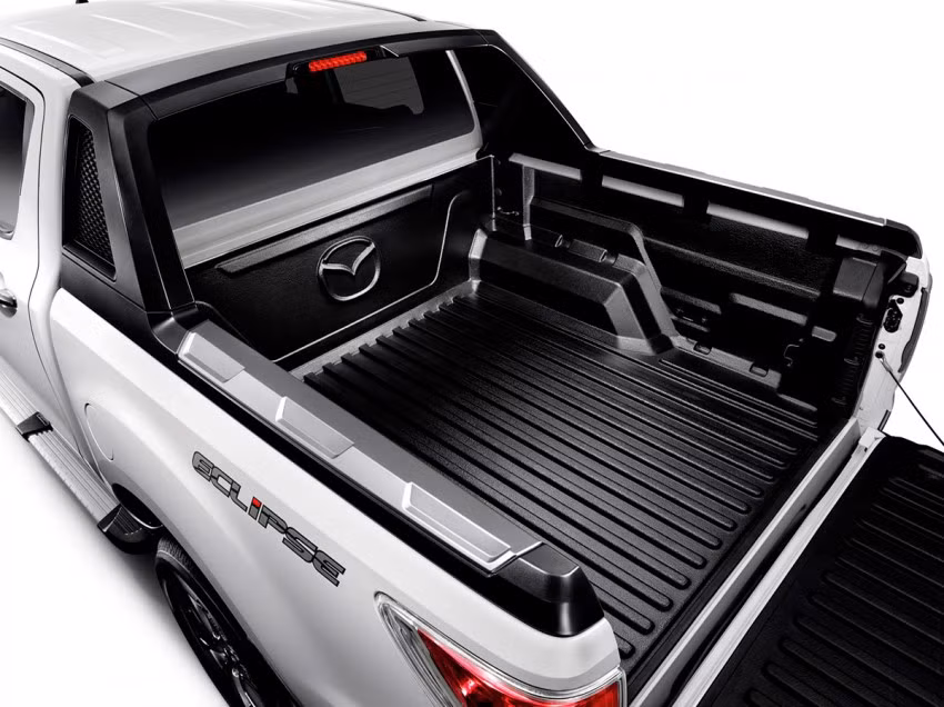 Ngoài ra, phiên bản đặc biệt của BT-50 còn được gia cố thêm thanh cân bằng thể thao Elipse giúp đảm bảo độ cân bằng khi chuyên chở hàng hóa.