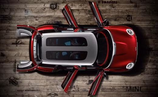 Tổng quan thiết kế 6 cửa của Clubman. Có thể thấy, chiếc xe này áp dụng hoàn toàn mẫu cửa kéo khá tiện dụng.