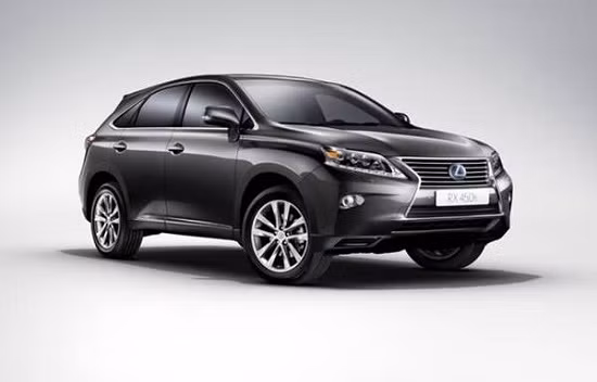 Lexus RX 350 2015 RX 350 sở hữu động cơ 3.5 liter V6 DOHC nổi tiếng với 270 mã lực và mô-men xoắn cực đại 240 vòng/phút. Hộp số tự động 6 cấp giúp xe đạt tốc độ tối đa 180 km/h. Xe đạt tốc độ thông thường khoảng 96 km/h trong 7,7 giây.