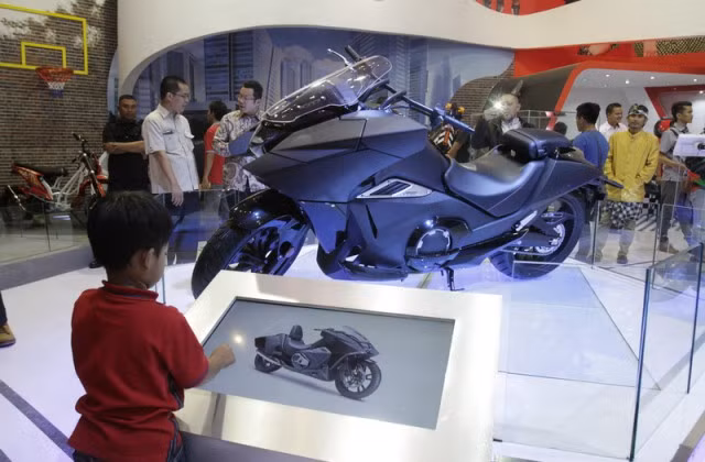 Trong triển lãm Indonesia Motorcycle Show năm nay, PT Astra Honda Motor đã đóng góp mẫu xe tay ga Honda NM4 Vultus.