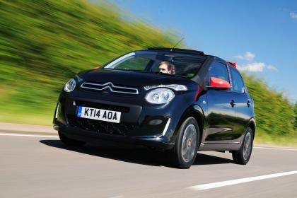 3. Citroen C1 được hãng xe Pháp thiết kế góc cạnh, mạnh mẽ và trông khá thể thao như một chiếc SUV cỡ nhỏ nhưng vẫn giữ được nét thanh thoát.