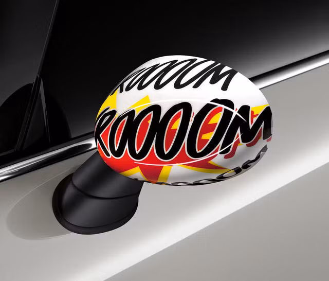 Tất cả sản phẩm trong bộ sưu tập này đều được chú trọng vào tính thẩm mĩ như cánh gió sau kiểu thể thao, bộ khuếch tán đuôi xe, đèn chiếu sáng, thảm sản JCW và các tấm che nắng cho cửa sổ...