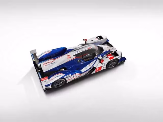 Phần đầu xe càng được thiết kế cầu kỳ bao nhiêu thì phần đuôi xe trông lại càng đơn giản bấy nhiêu.