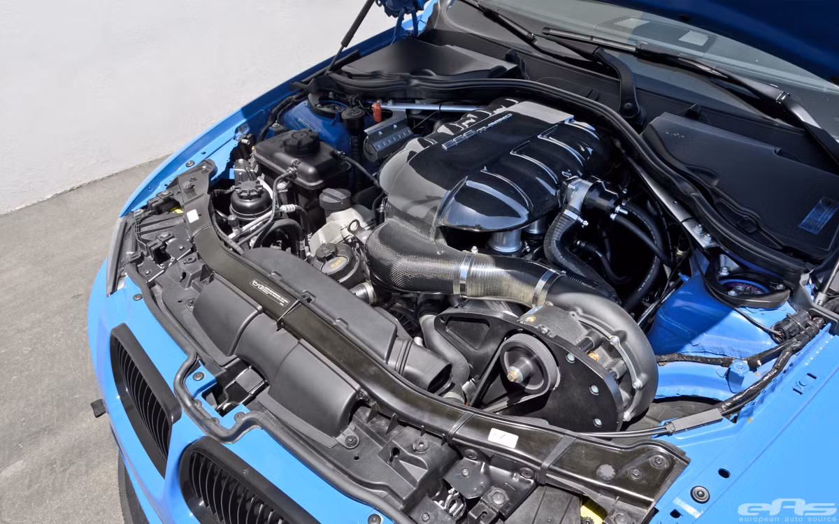 Hệ thống động cơ tăng áp V8 4.0L đạt công suất 414 mã lực cũng là một điểm nhấn khẳng định sức mạnh của E92 M3.