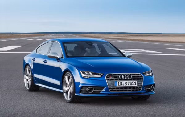 Mẫu xe này được Audi trang bị công nghệ tự lái thông minh. Theo thử nghiệm trên đường đua, xe có thể đạt vận tốc tối đa 241 km/h mà không cần đến sự can thiệp của con người.