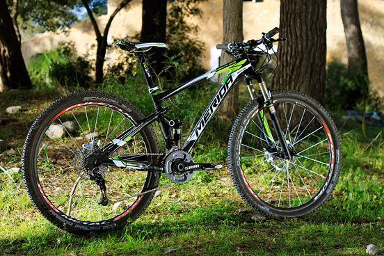 Merida là thương hiệu xe đạp nổi tiếng ở Nhật Bản qua nhiều đời nay. Những chiếc xe được sản xuất bởi hãng này luôn đảm bảo chất lượng và kiểu dáng đứng đầu đất nước hoa anh đào.