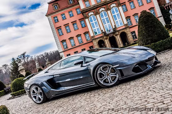 Mini Aventador có thân xe được độ lại từ nhiều bộ phận SR66 giống như mẫu xe ban đầu Lamborghini Gallardo.