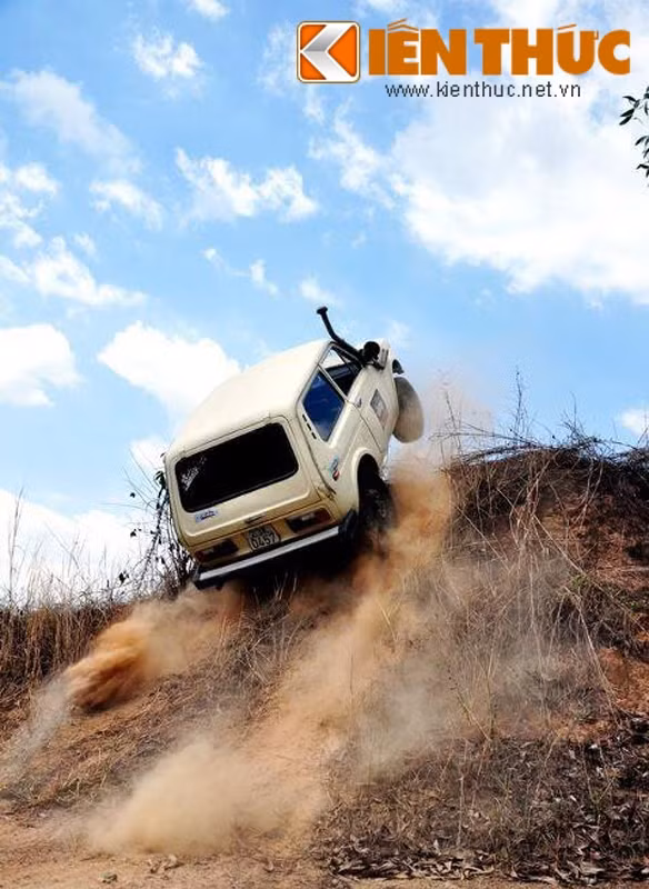 Ai cũng nghĩ Niva là cổ lỗ sĩ nhưng nó lại là chiếc xe hoạt động bền bỉ và ổn định trong mọi thời tiết. Vào ngày 16/9/1999, đội xe Extreme Expeditions của thành phố Saint Petersburg đã lái 3 chiếc Niva lên độ cao 5726 m trên đỉnh Plato Tibetan của dãy Himalayas, phá kỷ lục thế giới. Tháng 1/2000, một chiếc Niva nguyên bản đã đến điểm cực Bắc của thế giới từ trạm nghiên cứu Bắc Cực cách đó 114 km.