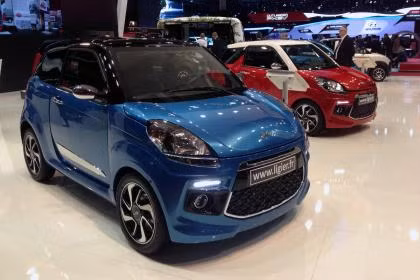 Ligier JS 50 mặc dù được trình diện đủ các phiên bản tại Paris Moto Show 2014 nhưng dường như chiếc xe này vẫn chưa thể làm nên chuyện. Ligier JS 50 mặc dù được trình diện đủ các phiên bản tại Paris Moto Show 2014 nhưng dường như chiếc xe này vẫn chưa thể làm nên chuyện.