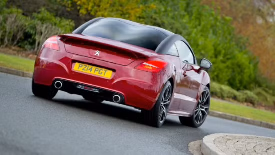 Peugeot RCZ R: Xe không những có công suất 266 bhp với động cơ dung tích 1.6 lít mà còn có mức giá rất phù hợp 31.995 Euro (tương đương 894 triệu đồng).