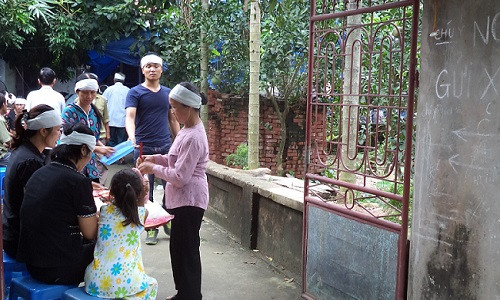 Gia đình đang tổ chức tang lễ cho bà Tỉnh.