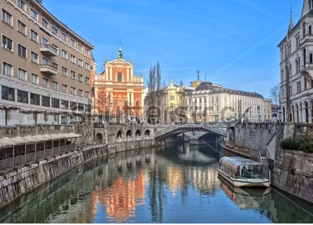 Bị đình trệ trong nhiều thập kỉ dưới chế độ chủ nghĩa cộng sản, Slovenia đã có những chuyển biến tich cực sau khi chế độ này sụp đổ ở các nước Đông Âu. Slovenia vào NATO năm 2004, sau đó tham gia Eurozone năm 2007, và gia nhập nhóm những nước OECD năm 2010.