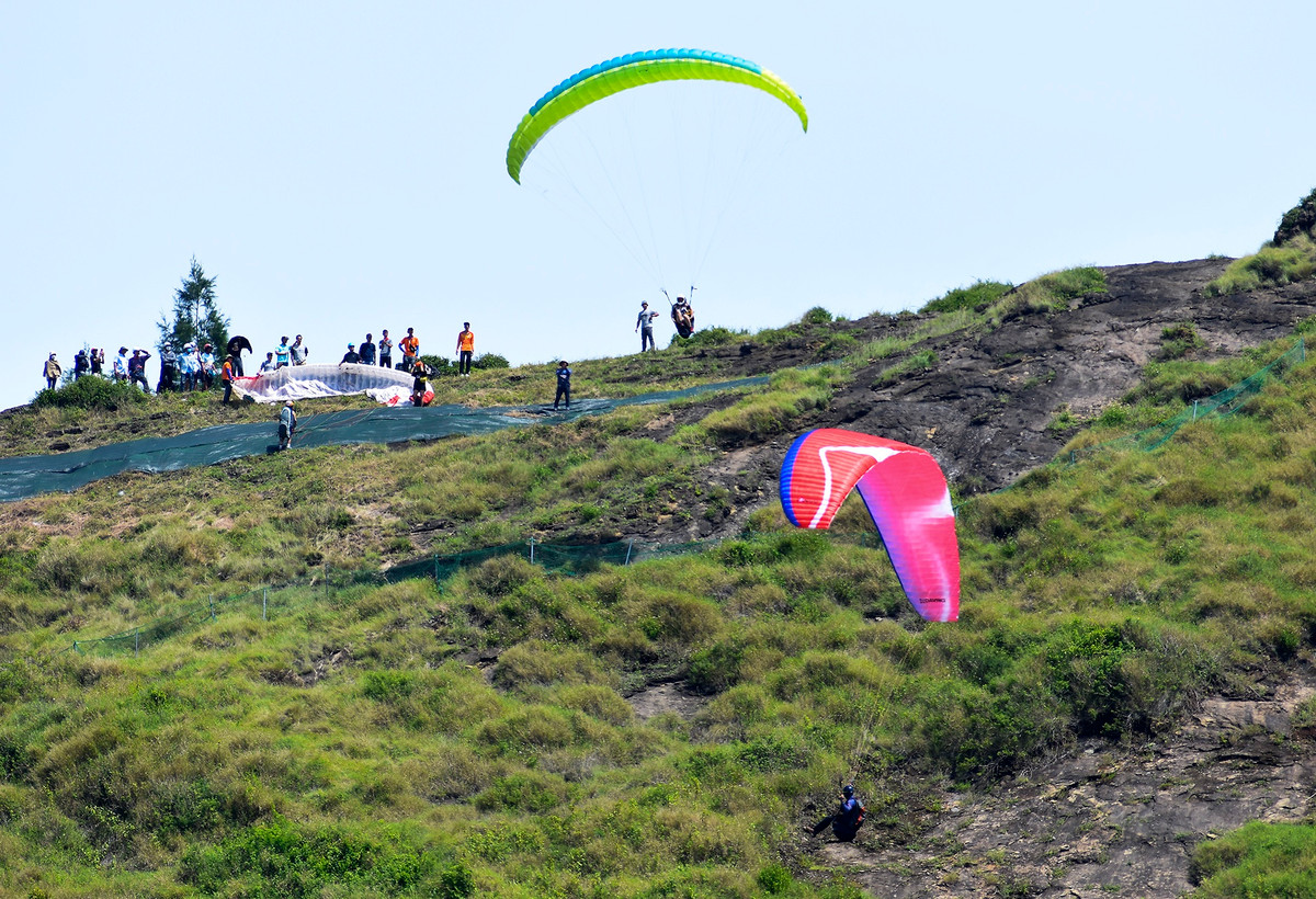 Địa điểm cất cánh nằm ở độ cao 170 m so với mực nước biển, tại đỉnh núi Thới Lới có niên đại hàng triệu năm trên đảo Lý Sơn và bãi đáp rộng khoảng 500 m2.