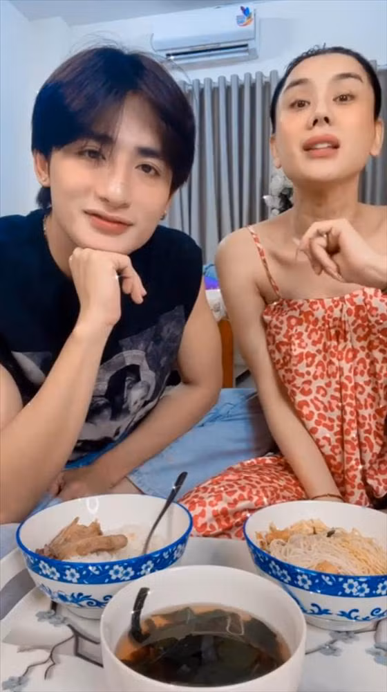 Lam Khanh Chi noi ve viec ly hon Phi Hung: 