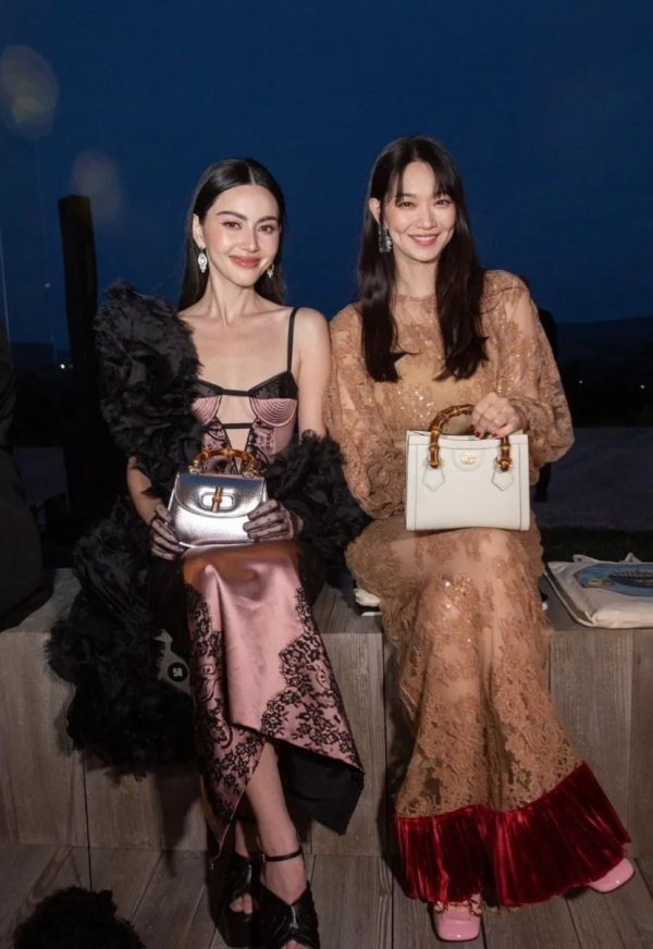 “Ma nữ đẹp nhất Thái Lan” mặc váy lụa như đồ ngủ nhưng lấn át hoàn toàn dàn sao đình đám - Hình 6 “Ma nu dep nhat Thai Lan” mac vay lua nhu do ngu nhung lan at hoan toan dan sao dinh dam-Hinh-6