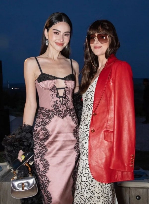 “Ma nữ đẹp nhất Thái Lan” mặc váy lụa như đồ ngủ nhưng lấn át hoàn toàn dàn sao đình đám - Hình 8 “Ma nu dep nhat Thai Lan” mac vay lua nhu do ngu nhung lan at hoan toan dan sao dinh dam-Hinh-8