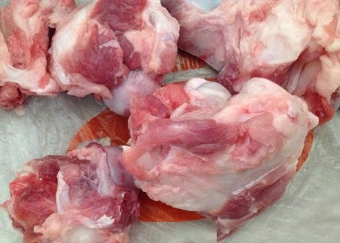 Di cho mua thit lon nho tranh xa 5 phan keo an vao ruoc doc-Hinh-2