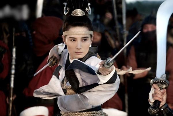 ây cũng là lần thứ hai, Tống Giai và Từ Hạo Phong hợp tác. Trước đó, cô đóng nữ chính trong bộ phim Bậc thầy võ thuật (2015) do Từ Hạo Phong chỉ đạo. Phim từng giúp đạo diễn họ Từ nhận giải Chỉ đạo võ thuật xuất sắc trong lễ trao giải Kim Mã.