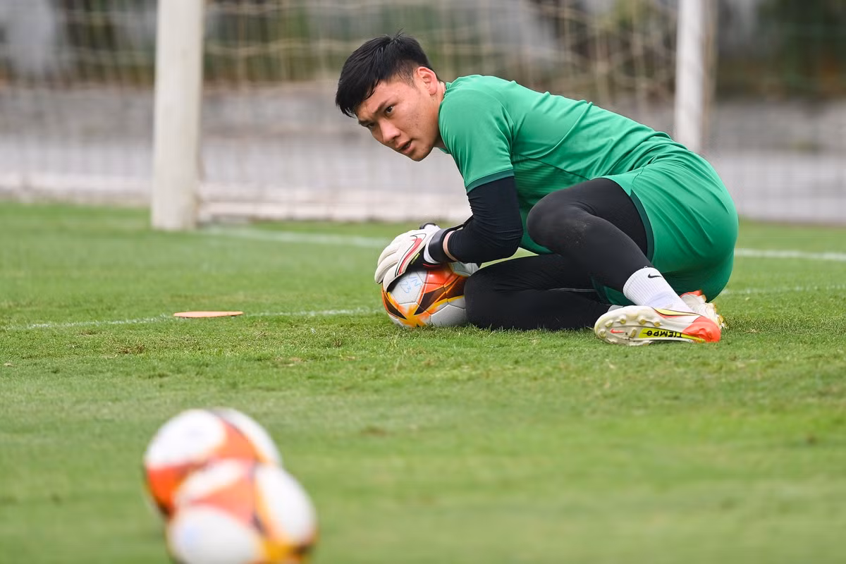 HLV Park Hang-seo vang mat trong buoi tap cua U23 Viet Nam-Hinh-6