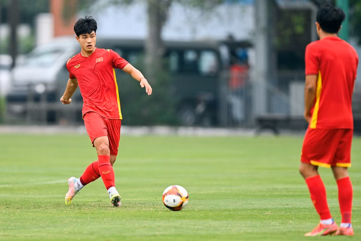 HLV Park Hang-seo vang mat trong buoi tap cua U23 Viet Nam-Hinh-4