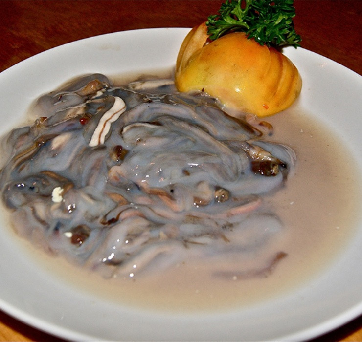 Hà gỗ thường được ăn kèm với giấm hoặc sốt làm từ trái cây họ cam quýt, vị ngọt của hà gỗ hòa quyện với vị chua chua khiến cho món ăn trở nên vô cùng đặc biệt.