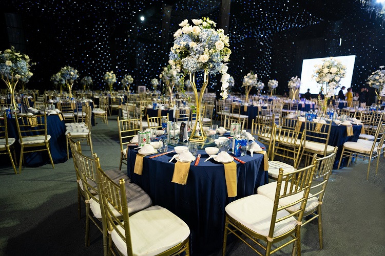 Choáng ngợp siêu đám cưới tiền tỷ của cặp trâm anh thế phiệt miền Trung ảnh 2 Choáng ngợp siêu đám cưới tiền tỷ của cặp trâm anh thế phiệt miền Trung ảnh 2