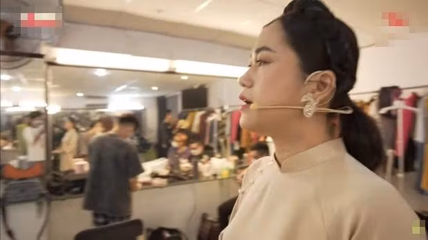 Lam Vy Da nhac dan em: 'Nho tuoi nhat lam the la khong duoc'