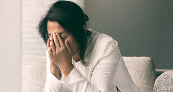 Phụ nữ có gan yếu thường xuất hiện 6 dấu hiệu Phu nu co gan yeu thuong xuat hien 6 dau hieu