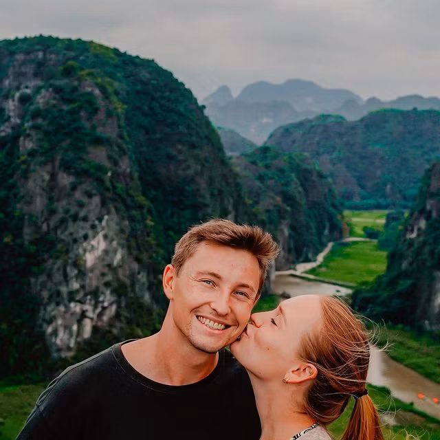 Co gai Duc phuot xe may doc Viet Nam trong mot thang-Hinh-5