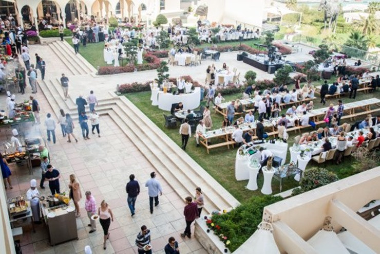 Năm 2005, Qatar thành lập quỹ đầu tư quốc gia - Qatar Investment Authority, với tài sản hiện tại lên tới hơn 300 tỷ USD, nhờ doanh thu từ dầu khí.