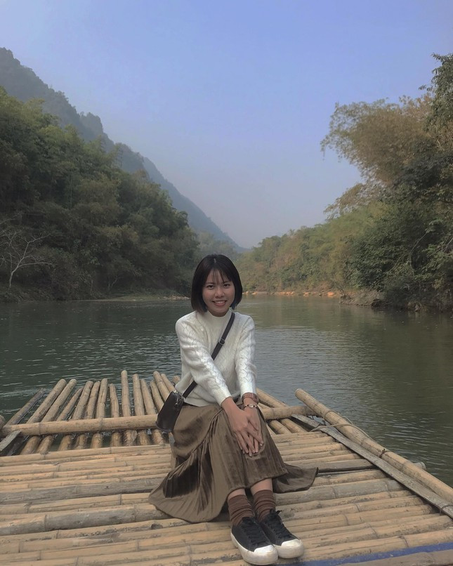 Co gai buoc ra khoi vung an toan, gianh hoc bong du hoc di nhieu nuoc