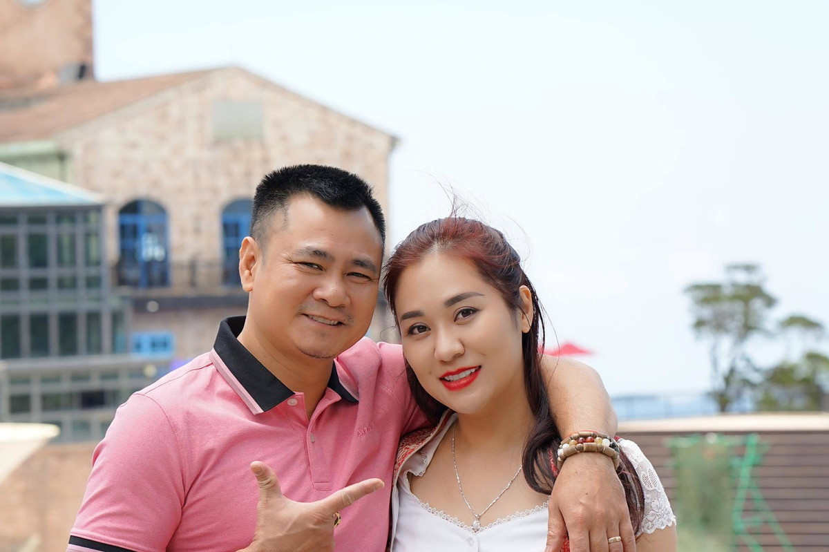 Thế nhưng, theo dõi trang cá nhân của Tự Long, có thể thấy anh rất yêu thương gia đình nhỏ. 