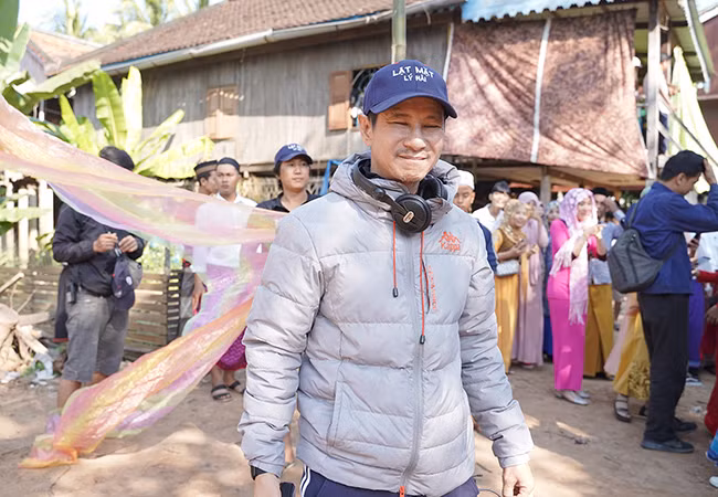 Ly Hai chi tien ty giat sap 15 can nha quay phim 