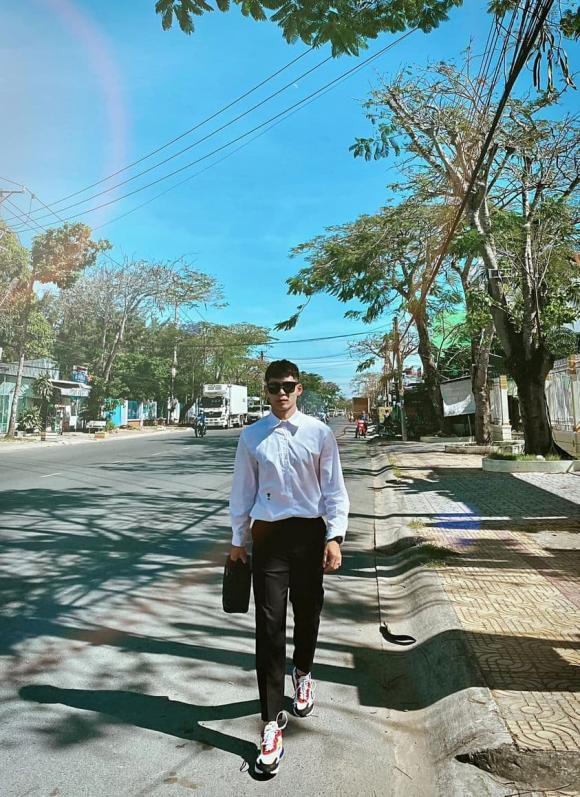 Hau chia tay Le Thanh Phong, Ngoc Trinh hen ho voi hau ve SHB Da Nang-Hinh-14