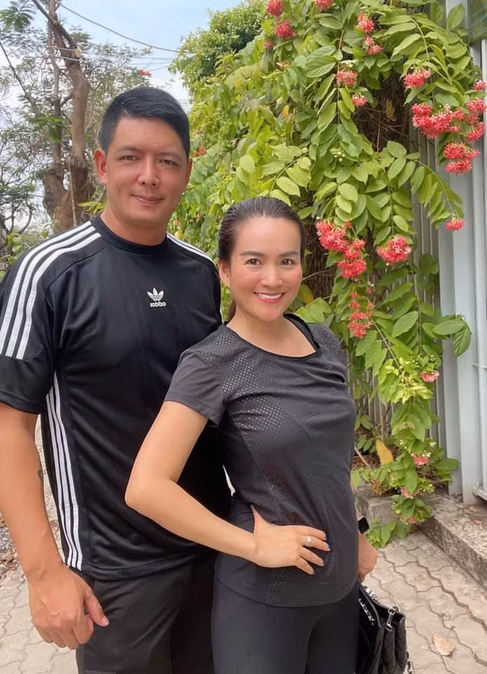 Trong quá khứ, Anh Thơ từng bị chê "đũa lệch" khi lấy Bình Minh. Tuy nhiên, cục diện năm xưa đã thay đổi.