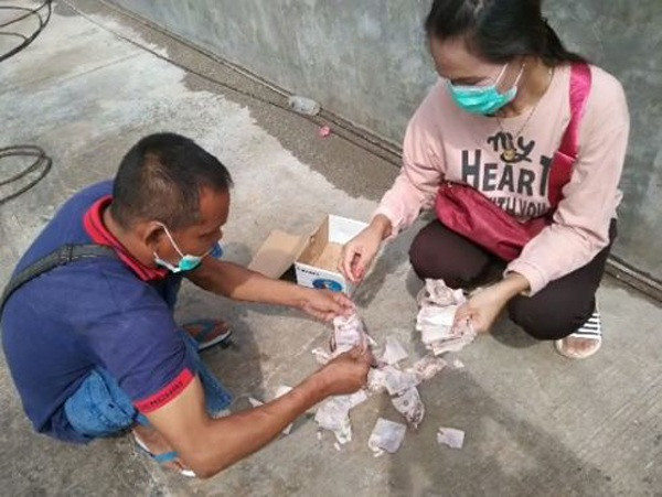 Chong giau quy den trong mui xe, 6 thang sau kiem tra khoc tieng man-Hinh-2