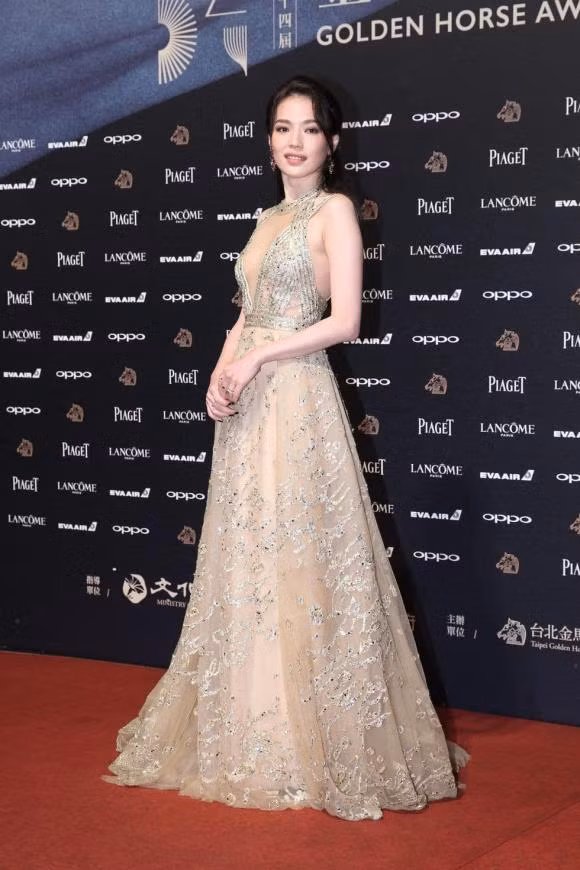 Thu Ky den nha Luu Gia Linh lam khach va cai ket bat ngo