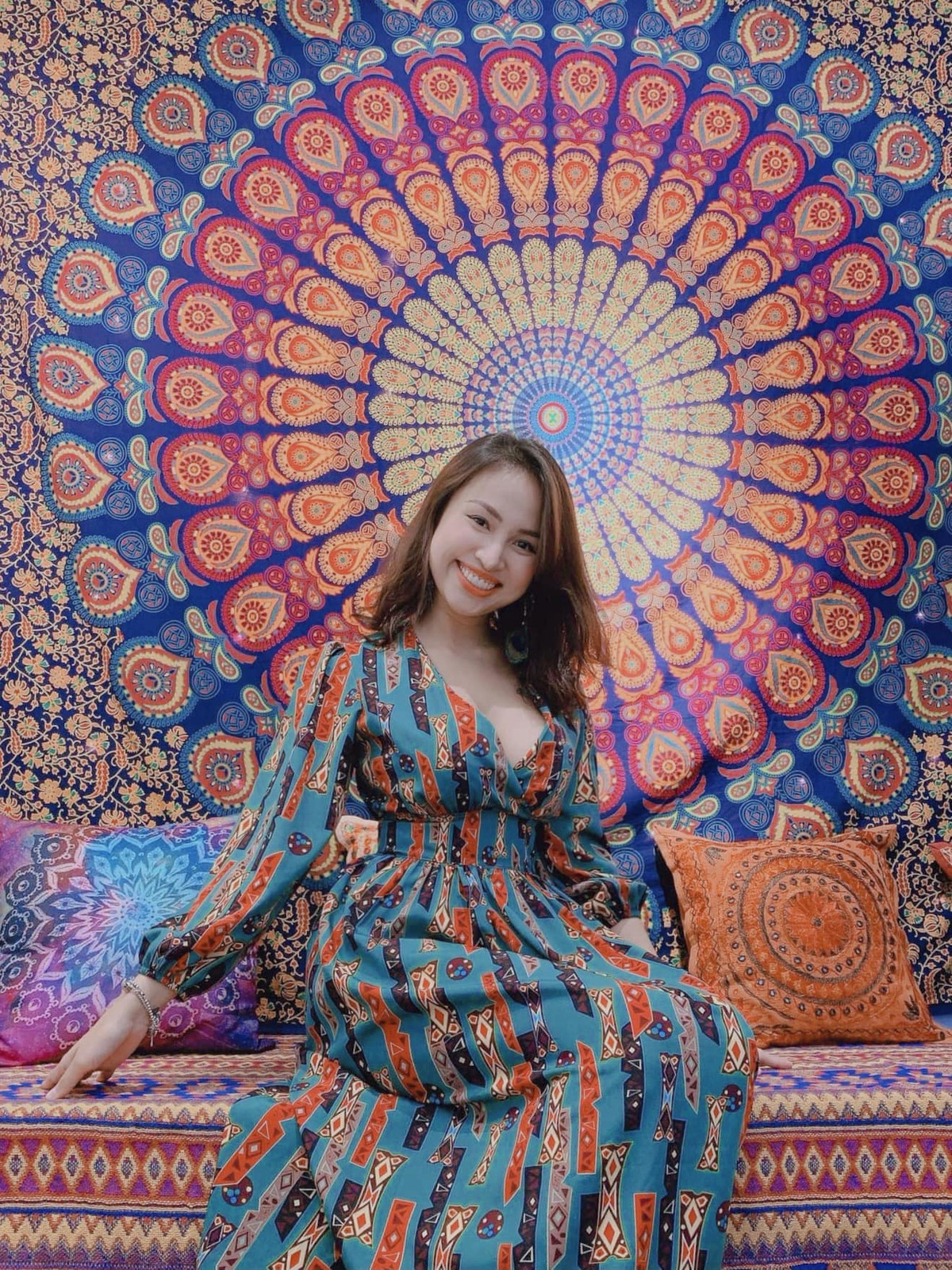 Thanh Vân Hugo chúc mọi người cuối tuần rực rỡ.